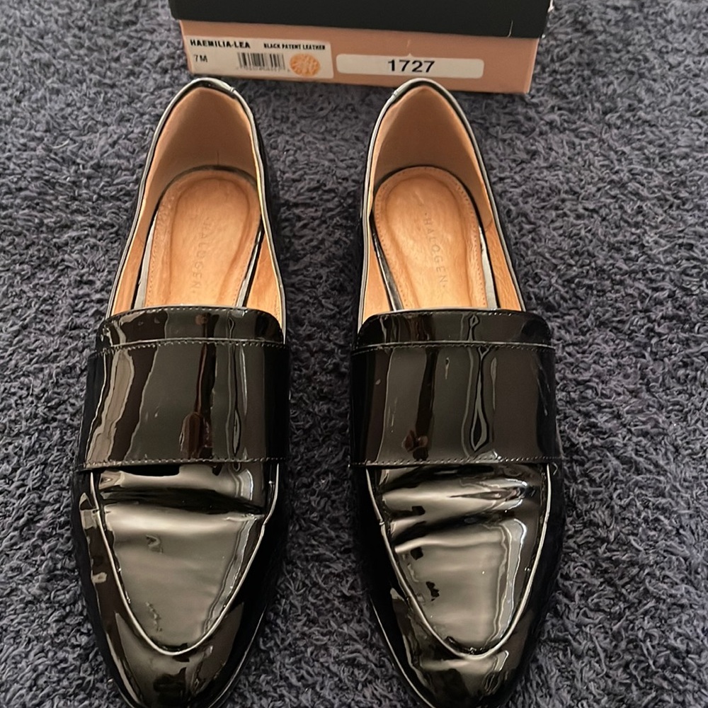 Halogen patent leather loafer
